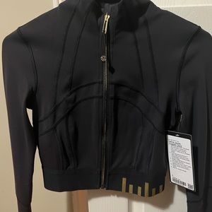 lululemon cropped define gold NWT special edition size 2